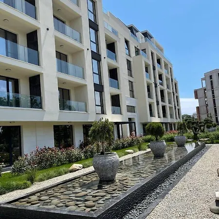 Apart-Complex Luxury Studio Apartment *