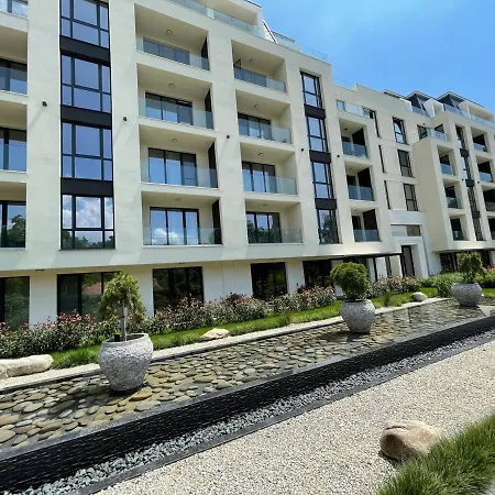 Apart-Complex Luxury Studio Apartment