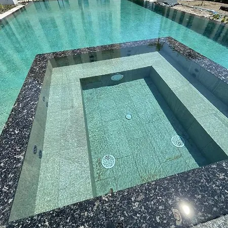 Apart-Complex Luxury Studio Apartment