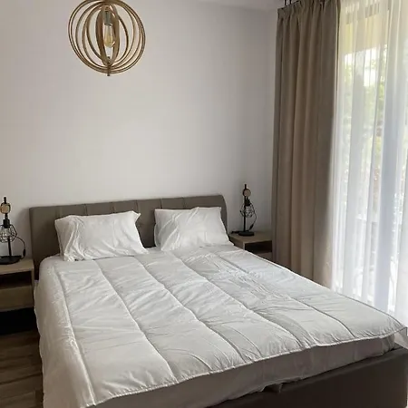 Apart-Complex Luxury Studio Apartment